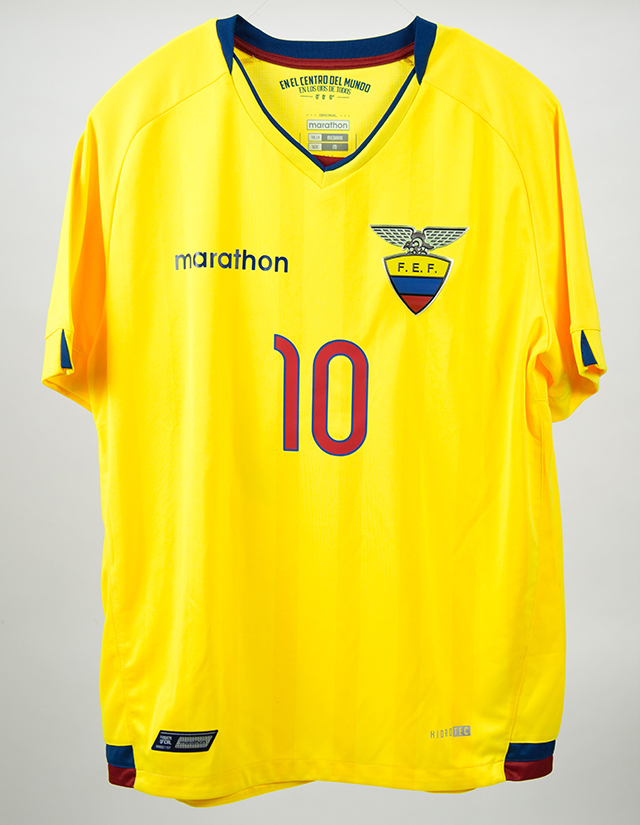 Camiseta local de Ecuador 2015