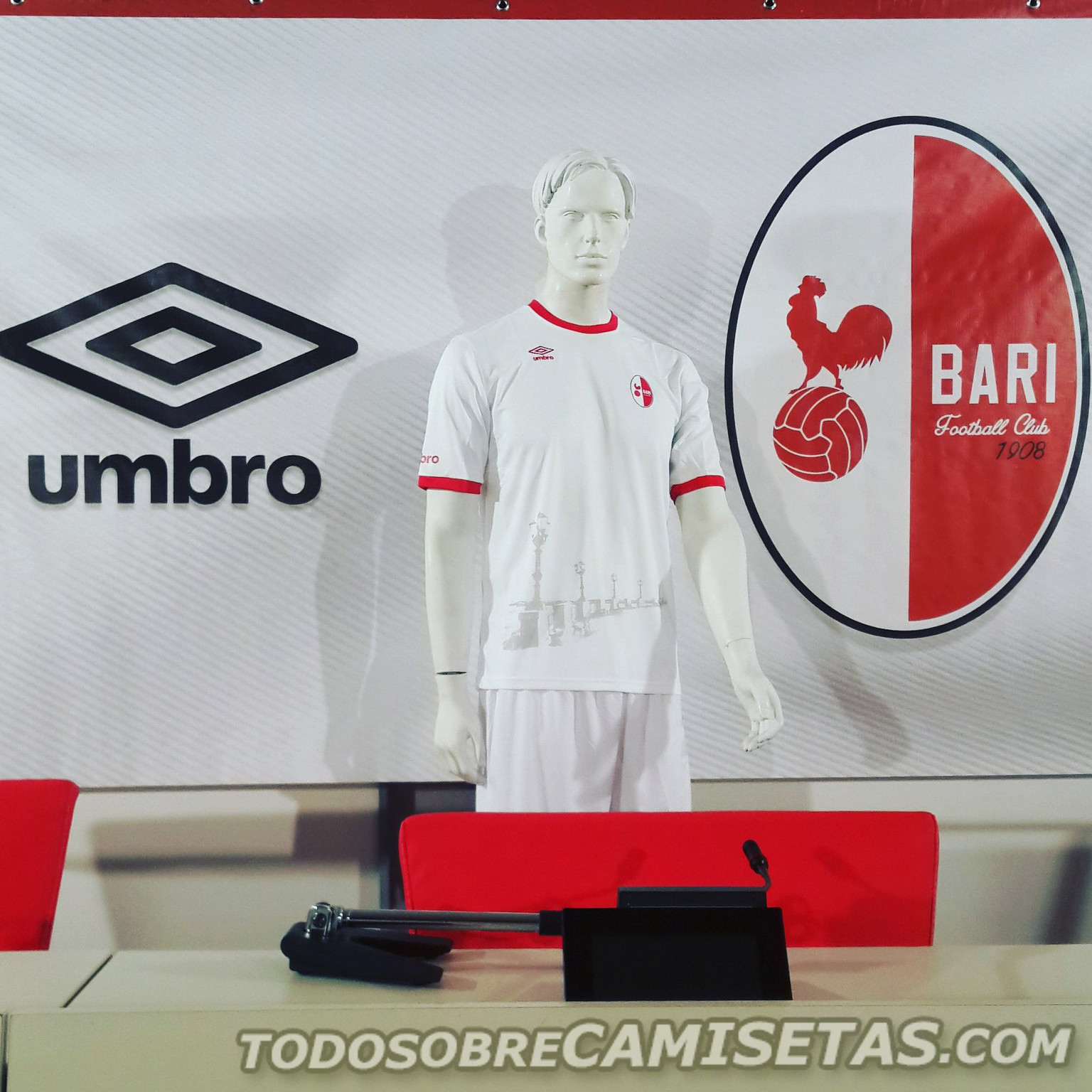 FC Bari 1908 Umbro Prima Maglia 2016-17
