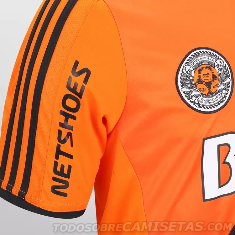 Camiseta naranja de River Plate 2016