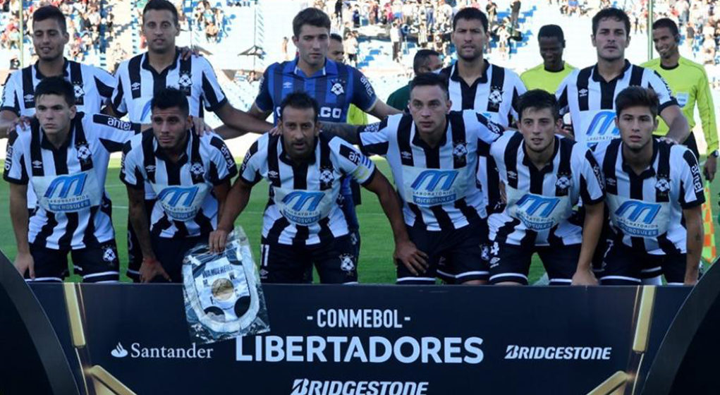 Camiseta Titular Umbro de Montevideo Wanderers 2017