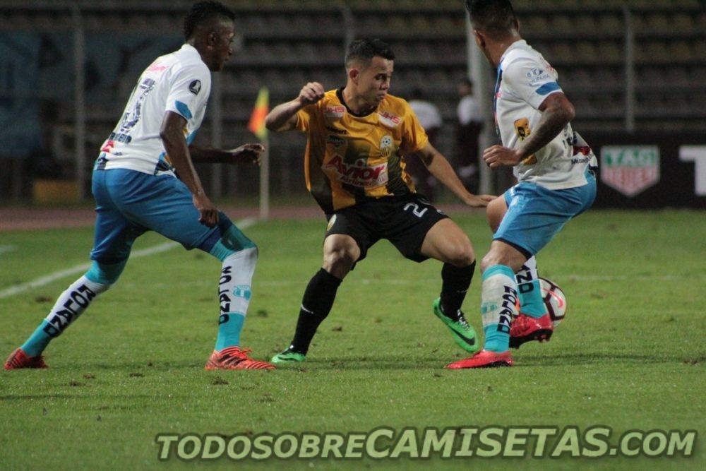 Camisetas Uhlsport de Deportivo Táchira Copa Libertadores ...