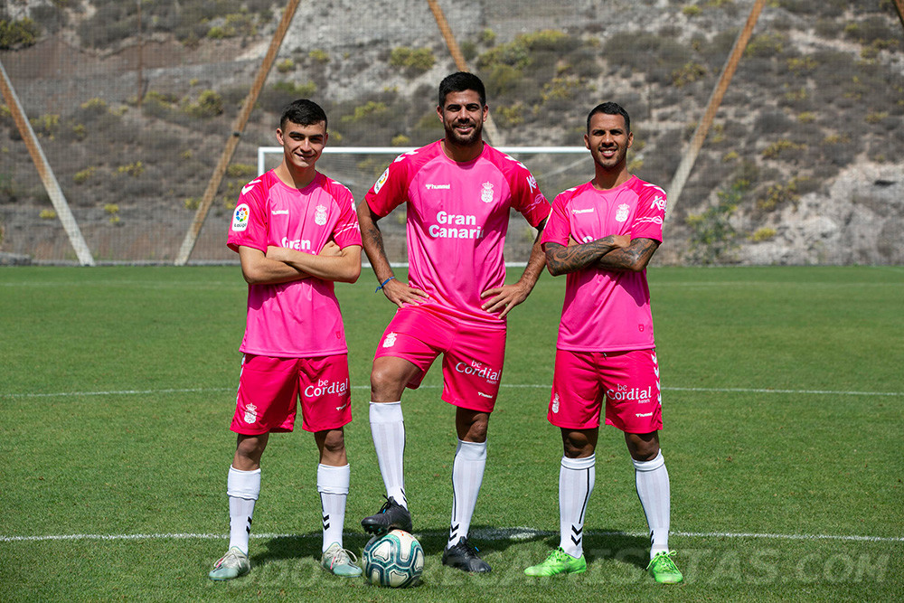 Camiseta rosa Hummel de UD Las Palmas 2019-20