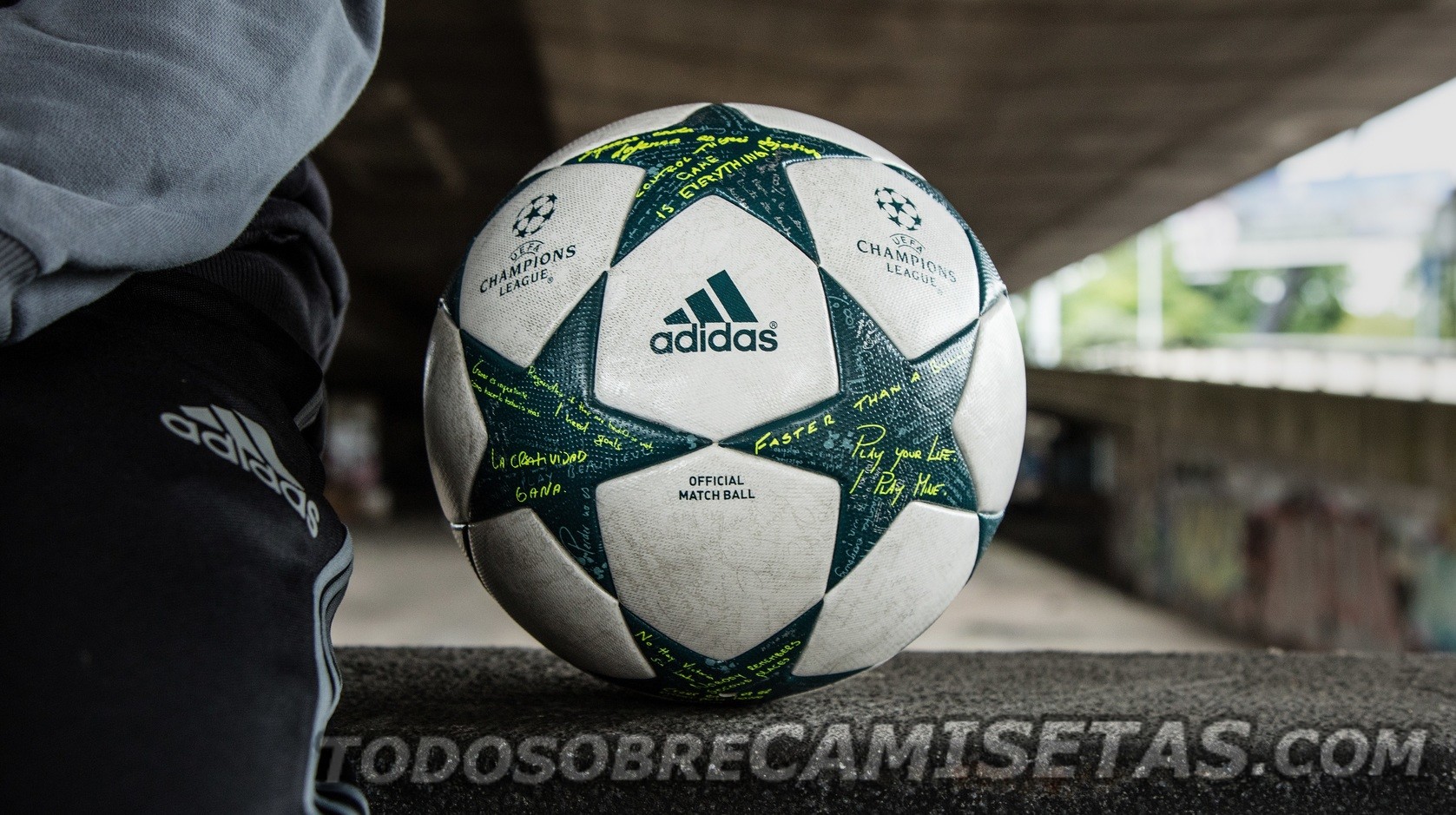 Adidas Champions League 2016-17 ball