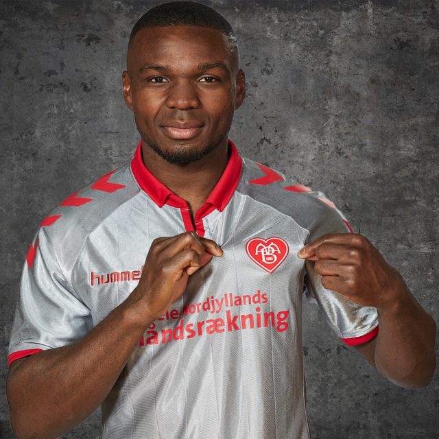 Maillot De Football Aalborg Bk Signé Hummel Kit Domicile Maillot L Danemark