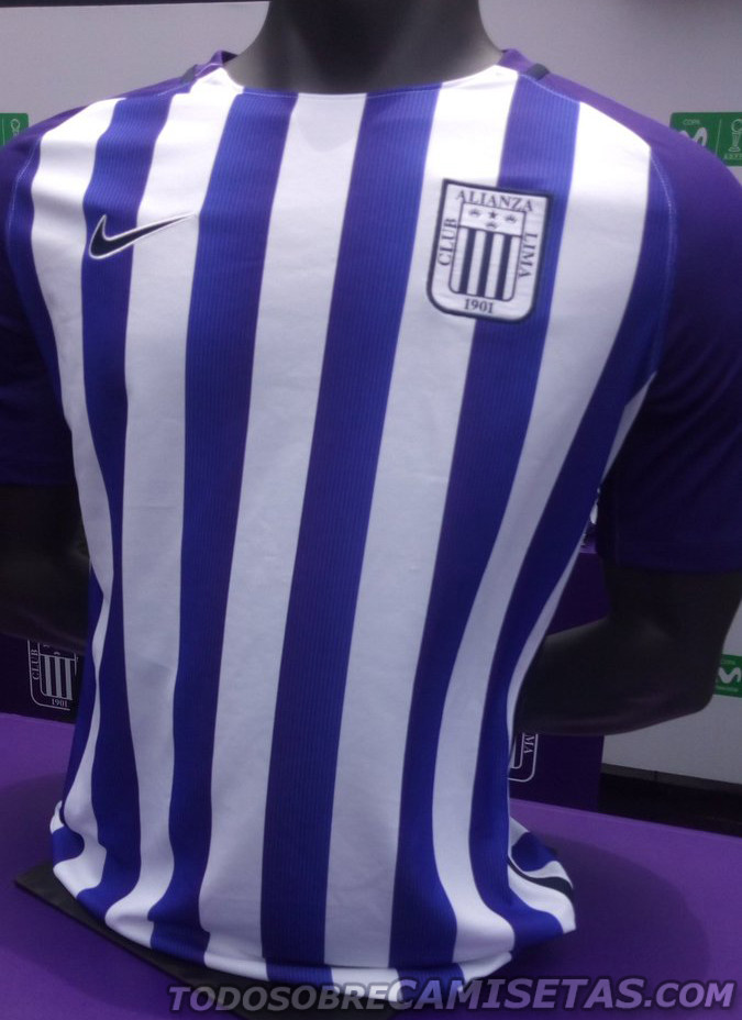 Camiseta Blanquimorada de Alianza Lima 2017