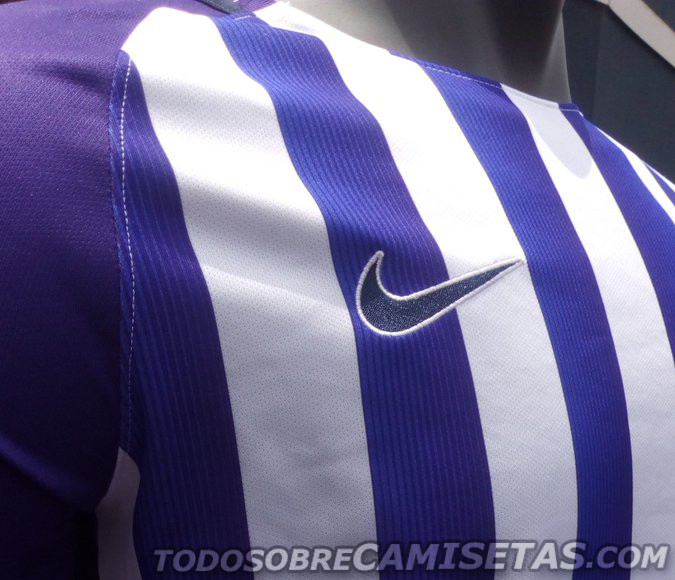 Camiseta Blanquimorada de Alianza Lima 2017