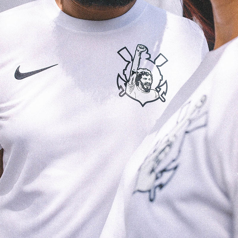 Camisa Nike de Corinthians homenaje a Sócrates