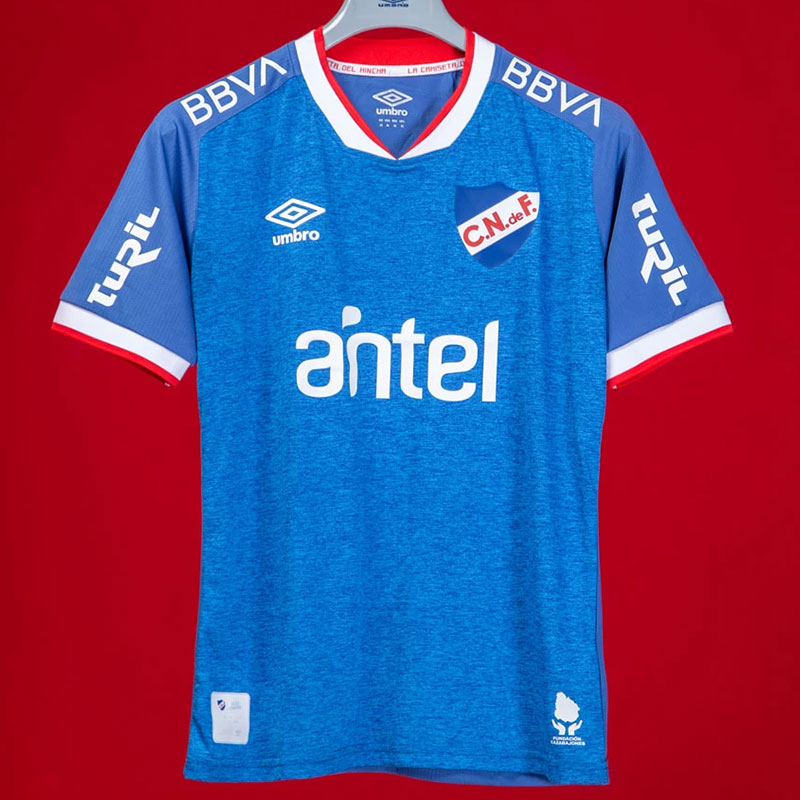 Camiseta azul Umbro de Nacional 2021-22