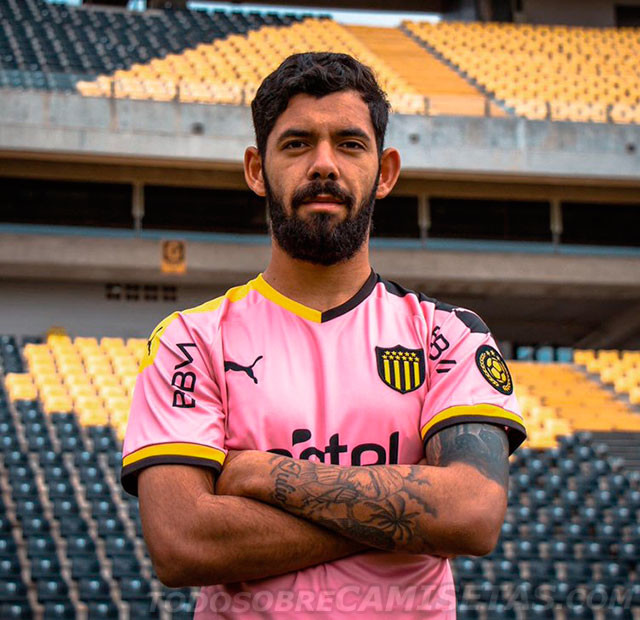 Camiseta PUMA de Peñarol Octubre Rosa 2019