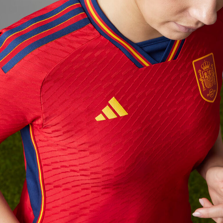 Adidas descubre la 2ª equipación de España para Mundial 2026