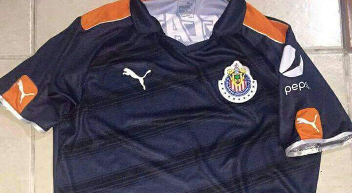 Tercera Camiseta Puma de Chivas 2017