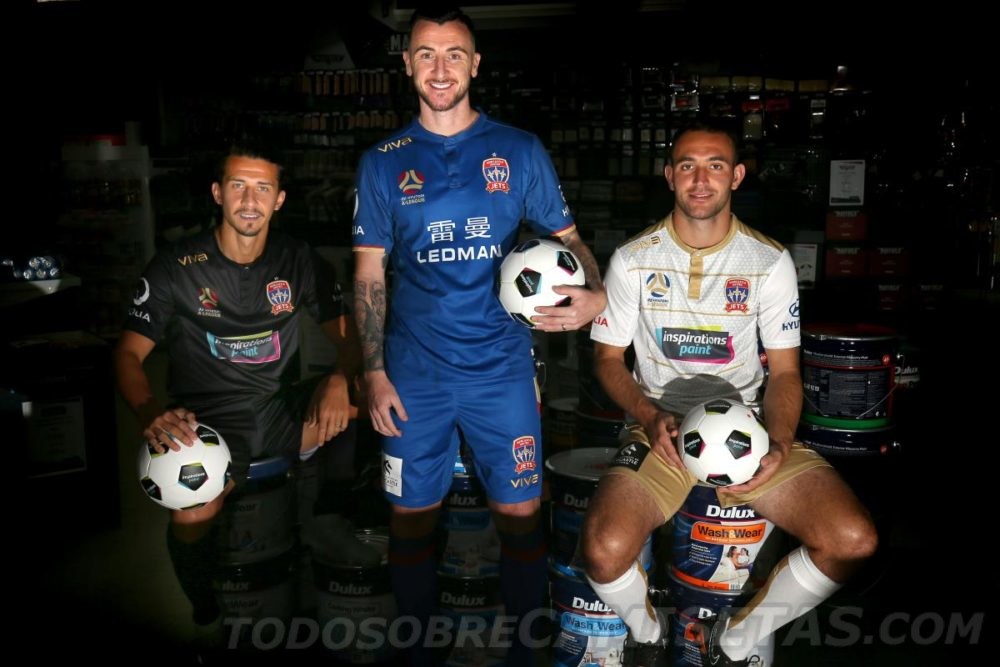 Newcastle Jets Viva Kits 2018/19
