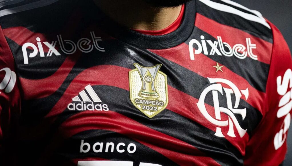 Flamengo usa parche de campeón del Brasileirão por error