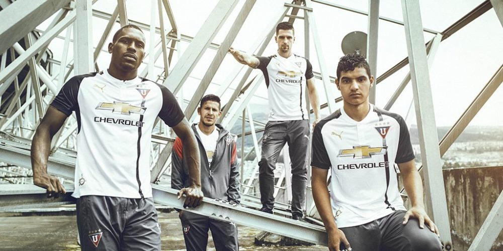 Camiseta conmemorativa PUMA Liga de Quito Copa Libertadores 2008